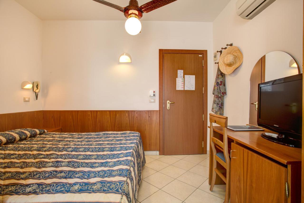 Hotel Genzianella Cervia Buitenkant foto