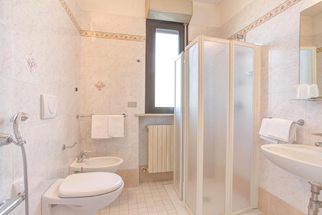 Hotel Genzianella Cervia Buitenkant foto