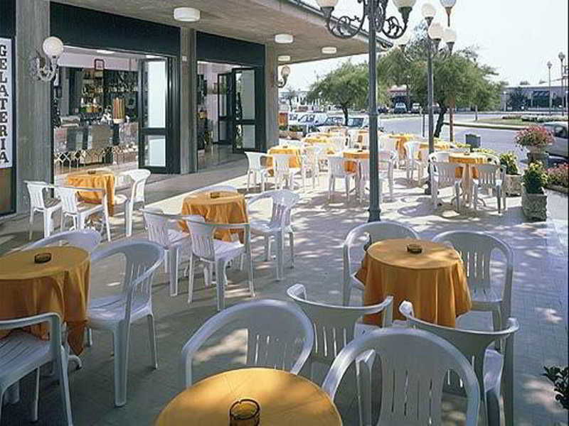 Hotel Genzianella Cervia Buitenkant foto